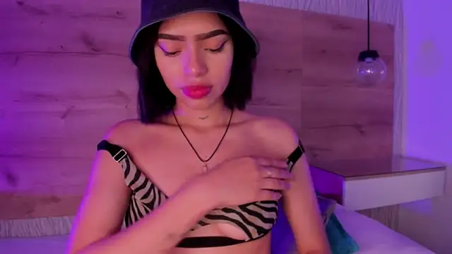 Stripchat busty sex cam lara_gil