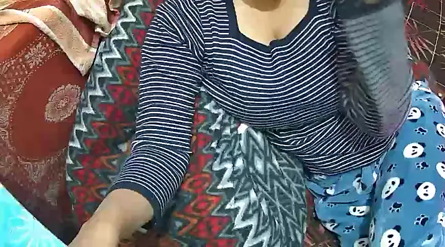 Stripchat busty sex cam MADHUBALAA_