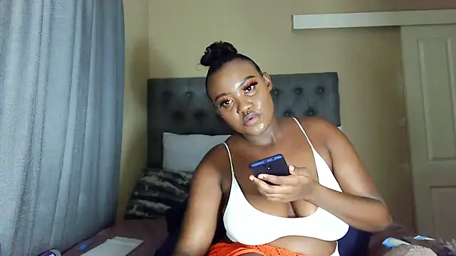 Stripchat busty sex cam nanababe1